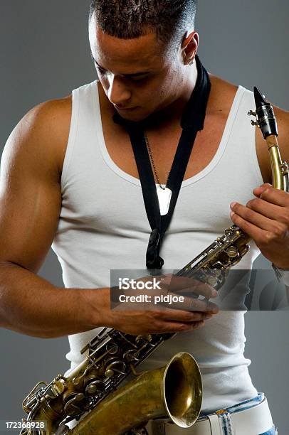 Foto de Jogador De Saxofone e mais fotos de stock de Músico - Músico, Origem Africana, Palco