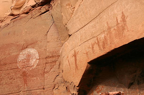 istock Cliff Dwelling Pictographs 172369602