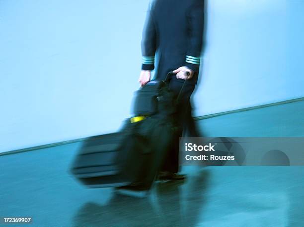 에어제스처 여행자 걷기에 대한 스톡 사진 및 기타 이미지 - 걷기, 공항, 관광