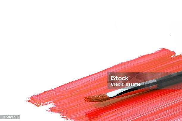Pittura Con Pennello Rosso - Fotografie stock e altre immagini di Arti e mestieri - Arti e mestieri, Bianco, Colore descrittivo