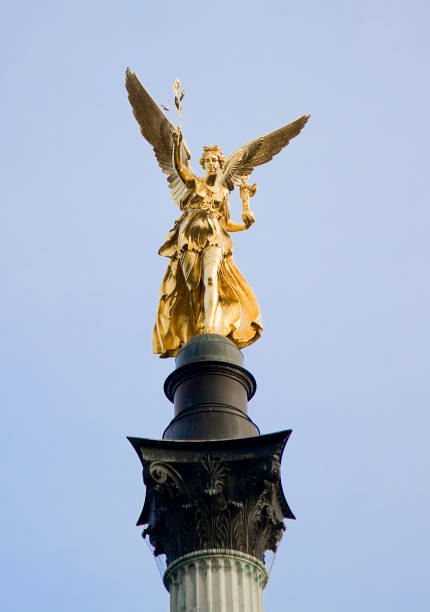 friedensengel, munique - munich wing friedensengel angel imagens e fotografias de stock