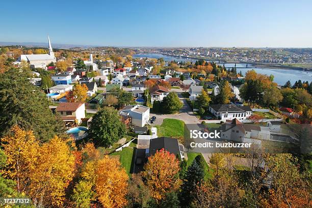 Foto de Outono Em Chicoutimi Cidade e mais fotos de stock de Saguenay - Saguenay, Quebec, Distrito Residencial