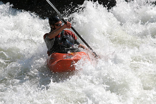 로네 kayaker - white water atlanta kayak rapid kayaking 뉴스 사진 이미지