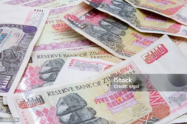 Dólar Do Zimbabwe - Fotografias de stock e mais imagens de Atividade bancária - Atividade bancária, Zimbábue, Conceito