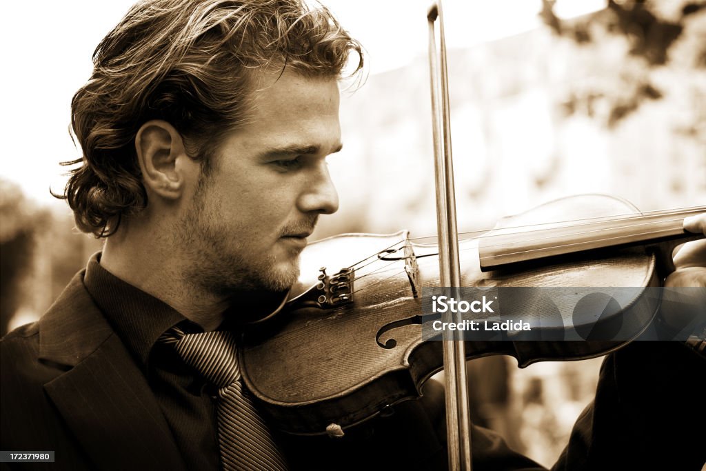 Violinista - Foto stock royalty-free di 25-29 anni