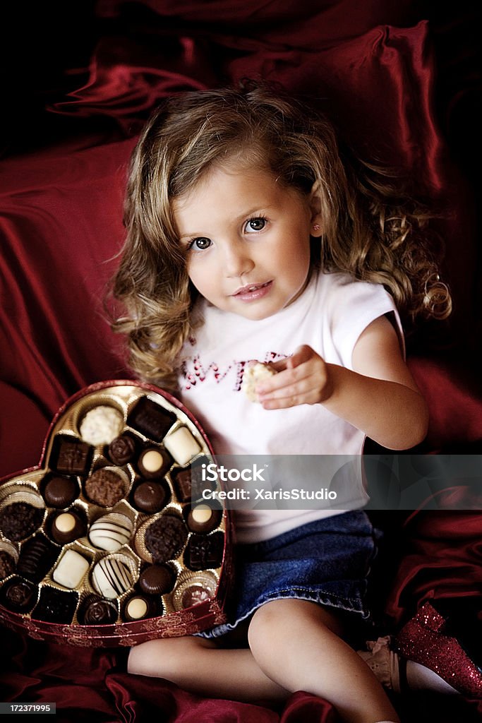 Dziewczyna z czekolady - Zbiór zdjęć royalty-free (Cukierek)