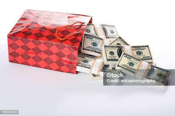 Нам 100 Долларов Банкноты В Подарок — стоковые фотографии и другие картинки Рождество - Рождество, Трата денег, Американская валюта