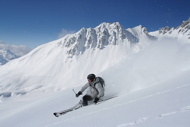 piste de esquí perfecta - freeride fotografías e imágenes de stock