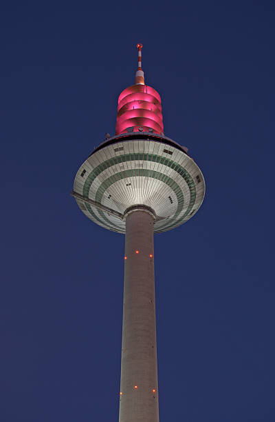 Ginnheimer Asparagus The Frankfurt Tv Tower at night. sendemast stock pictures, royalty-free photos & images