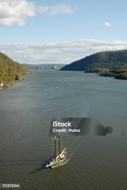 Rio Hudson Barco À Vela - Fotografias de stock e mais imagens de Atividade Recreativa - Atividade Recreativa, Atlântico Central EUA, Bear Mountain Bridge