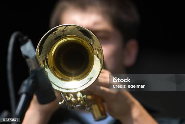 Trompeta Jugador Foto de stock y más banco de imágenes de Arte - Arte, Arte cultura y espectáculos, Big Band