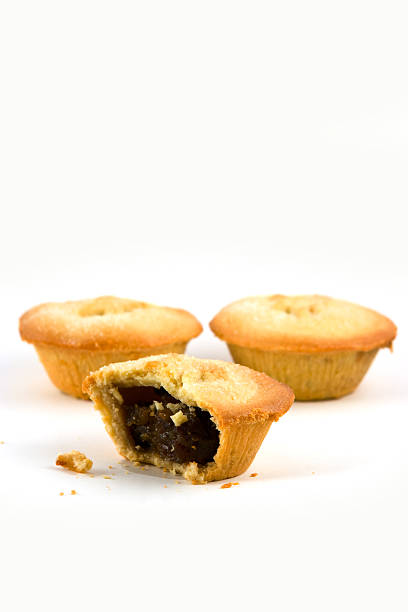 пирожки; - mince pie crumb christmas food стоковые фото и изображения