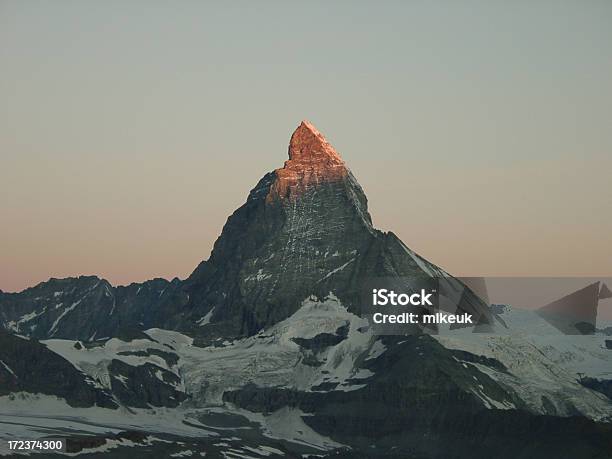 Monte Cervino Montagna Allalba Svizzera - Fotografie stock e altre immagini di Alba - Crepuscolo - Alba - Crepuscolo, Alpi, Alpi svizzere