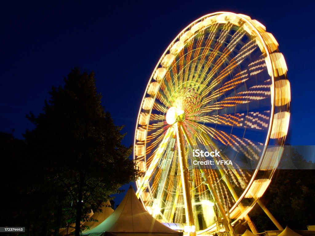 Grande roue de nuit - Photo de Ampoule électrique libre de droits