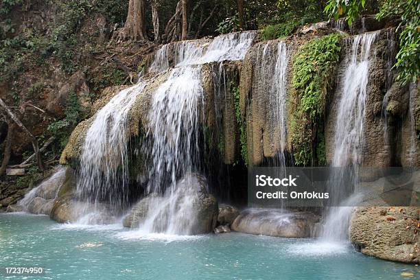 Cascadas De Erawan De Kanchanaburi Tailandia Foto de stock y más banco de imágenes de Agua - Agua, Aire libre, Azul turquesa