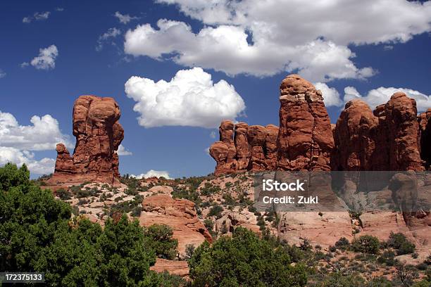 Parque Nacional Arches Foto de stock y más banco de imágenes de Acantilado - Acantilado, Aire libre, Cielo