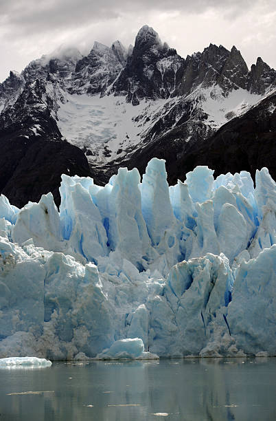 빙하 및 산 - hubbard glacier 뉴스 사진 이미지