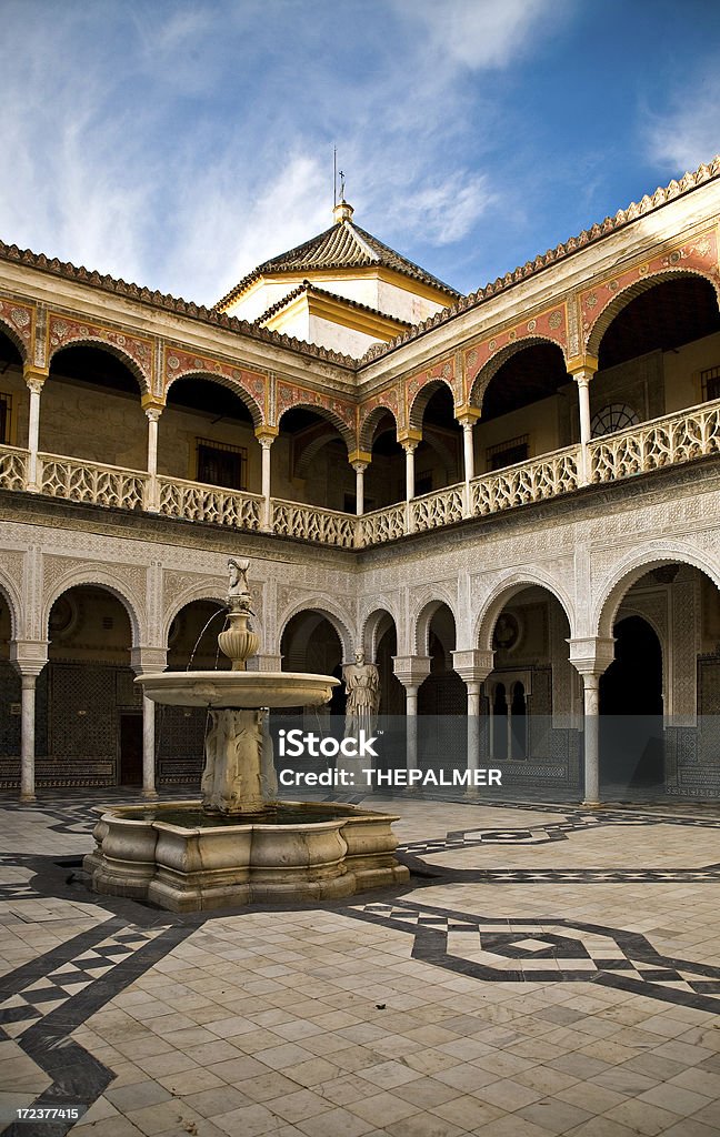 Central terrasse de la Casa de Pilatos - Photo de Andalousie libre de droits
