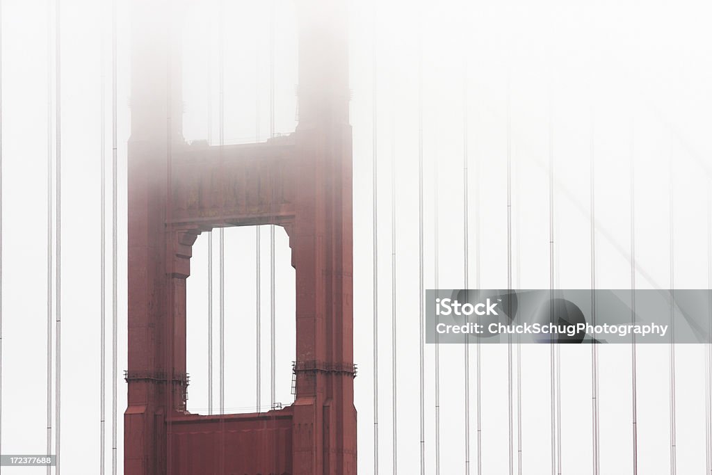 Mostu Golden Gate w fog - Zbiór zdjęć royalty-free (Abstrakcja)