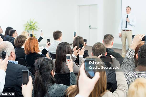 Empresários No Seminário - Fotografias de stock e mais imagens de Pessoas - Pessoas, Reunião, Aprender