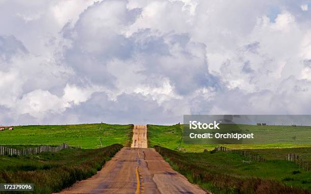 Irregolare Strada Di Campagna - Fotografie stock e altre immagini di Irregolare - Irregolare, Strada, Agricoltura