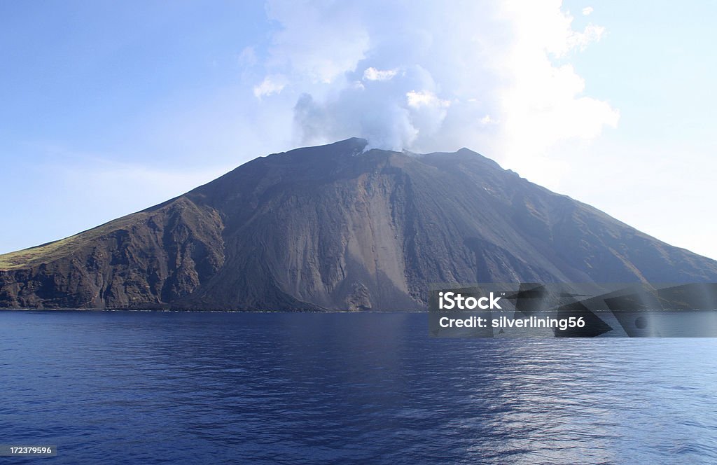 Vulcano - Foto stock royalty-free di Isola di Stromboli