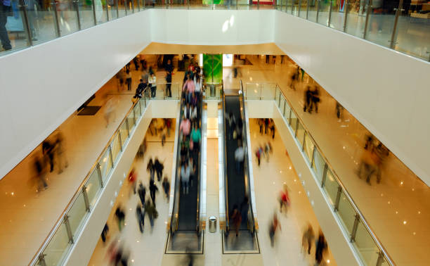 istock Down perspective and blurred image of shopping mall 172379637