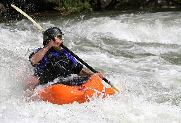 натуральный случай - white water atlanta kayak rapid kayaking стоковые фото и изображения