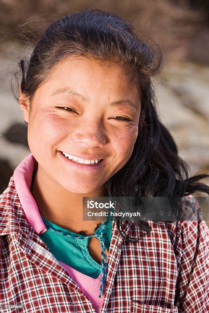 Ritratto di ragazza Nepalese - Foto stock royalty-free di Adolescente