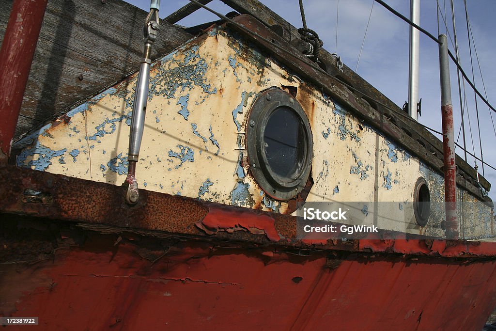 Barco naufragio - Foto de stock de Abollado libre de derechos