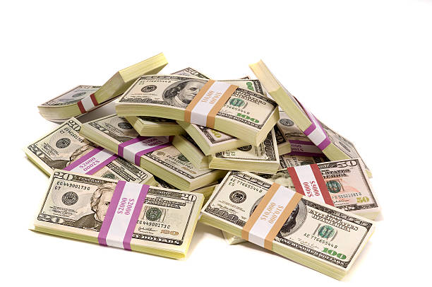 istock Pile of cash 172382179