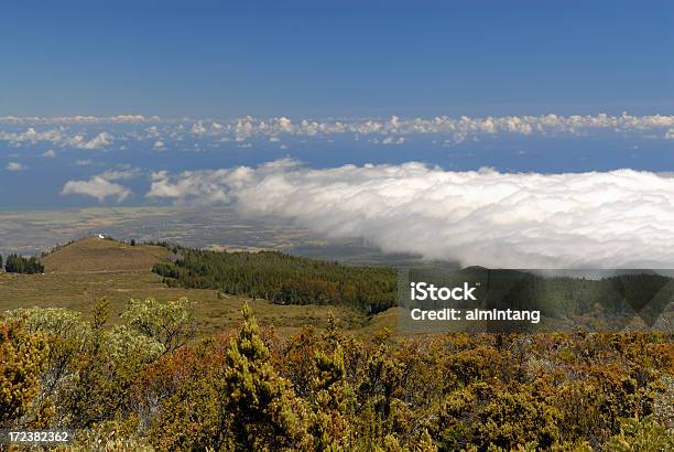 Widok Na Park Narodowy Haleakala - zdjęcia stockowe i więcej obrazów Bez ludzi - Bez ludzi, Chmura, Fotografika