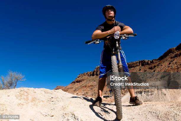 Mountain Mountainbiken Stockfoto und mehr Bilder von Entspannung - Entspannung, Entspannungsübung, Extremsport