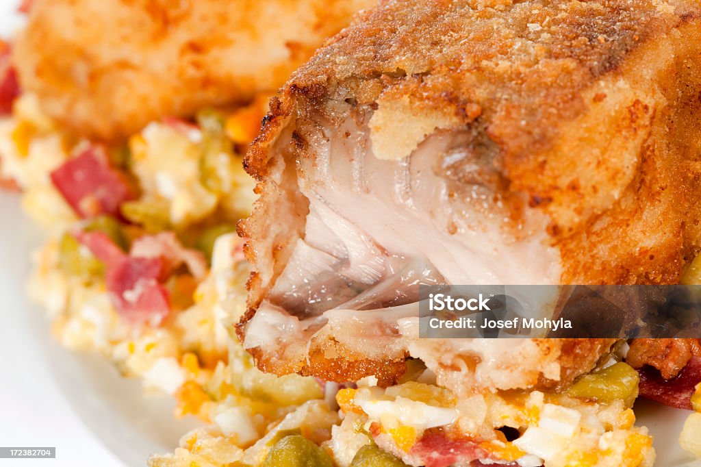 Almoço com fritas e salada de batata-carp - Foto de stock de Almoço royalty-free