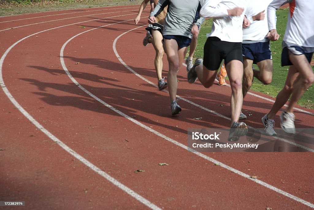 Athleten, die läuft auf roten Running Track - Lizenzfrei Beenden Stock-Foto