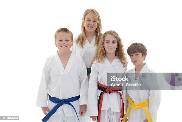 Znajomych I Pozostałymi Uczestnikami Szkolenia - zdjęcia stockowe i więcej obrazów Karate - Karate, Nauka - Pojęcia, Dziecko