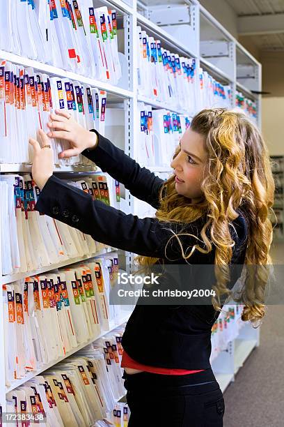 Foto de Registro No Escritório e mais fotos de stock de 20 Anos - 20 Anos, 20-24 Anos, Adulto