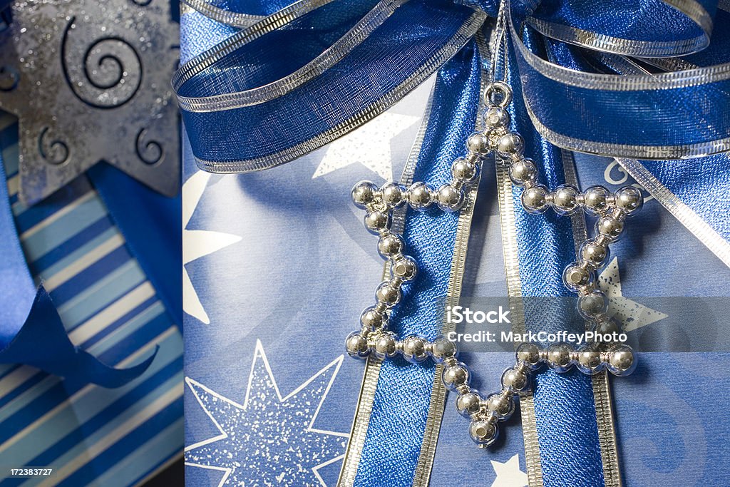 Stella di David su un regalo - Foto stock royalty-free di Blu