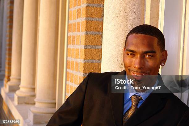 Foto de Homem Sorridente e mais fotos de stock de 20-24 Anos - 20-24 Anos, Adolescência, Adulto