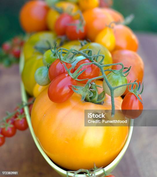 Bela Tomate Heirloom - Fotografias de stock e mais imagens de Abundância - Abundância, Alimentação Saudável, Amarelo