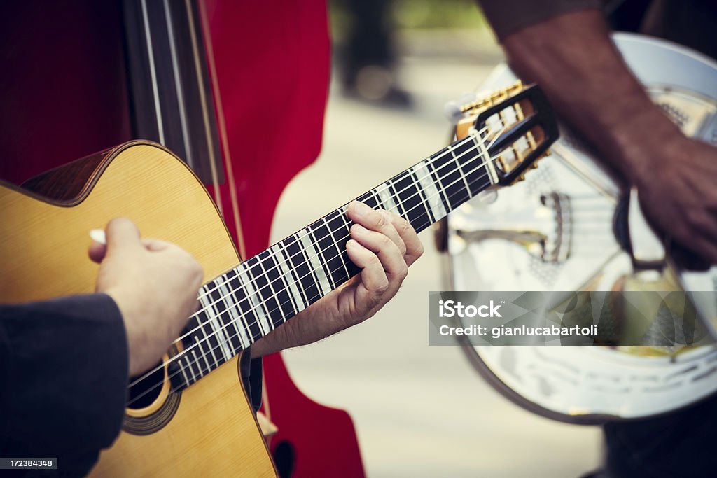 Guitarrista na rua - Foto de stock de Grupo de entretenimento royalty-free