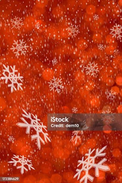 Snowfalling Auf Christmas Lights Stockfoto und mehr Bilder von Beleuchtet - Beleuchtet, Bildhintergrund, Dekoration