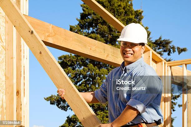 Sexy Asiática Trabajador De Construcción Foto de stock y más banco de imágenes de Accesorio de cabeza - Accesorio de cabeza, Adulto, Aire libre