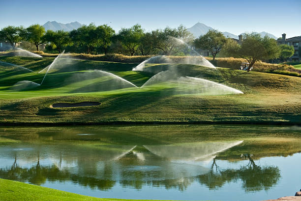 アリゾナのゴルフ - arizona scottsdale golf lake ストックフォトと画像