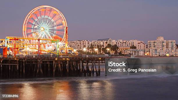 Foto de Santa Monica À Noite e mais fotos de stock de Santa Mônica - Santa Mônica, Apartamento, Califórnia