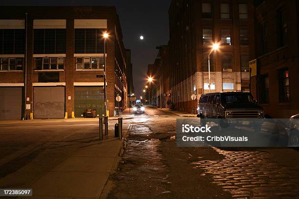 사람이 없는 브루클린 덤보 코블스톤 하는 Backstreet 야간에만 풀문 밤-하루 시간대에 대한 스톡 사진 및 기타 이미지 - 밤-하루 시간대, 화물차, 골목