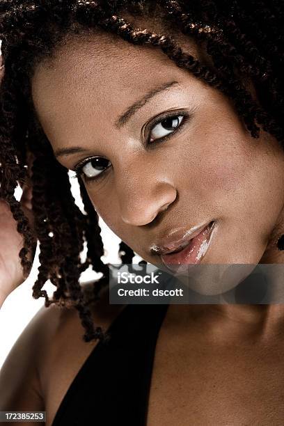 Flirty Vistazo Foto de stock y más banco de imágenes de Afrodescendiente - Afrodescendiente, Belleza, Cara a cara