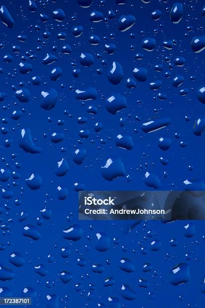 Gotas De Água - Fotografias de stock e mais imagens de Azul - Azul, Chuva, Conceito