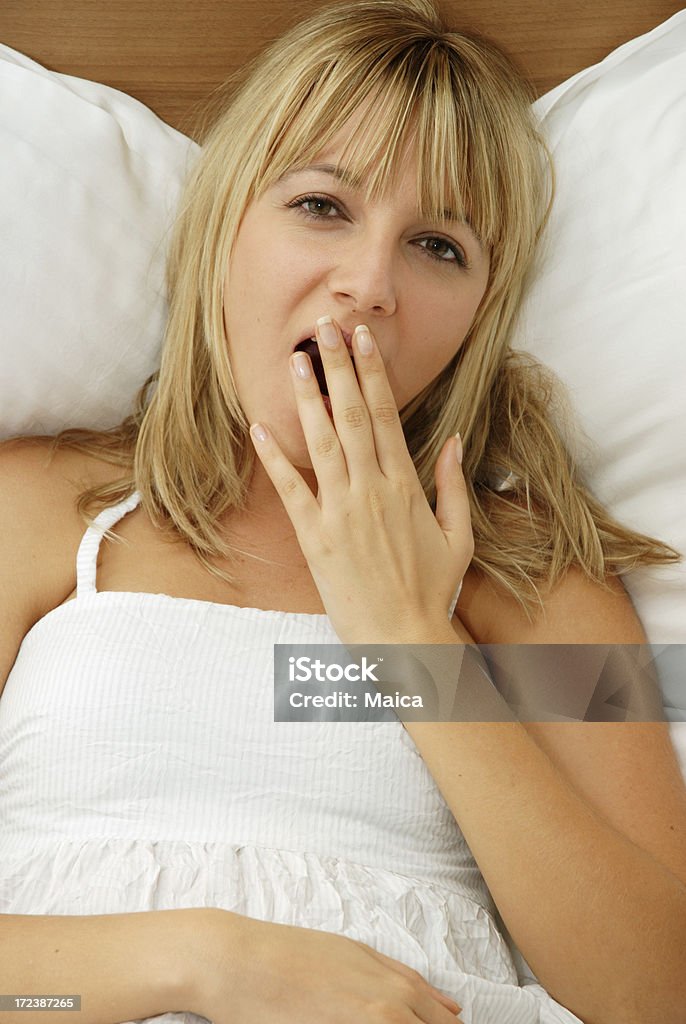 Sleepy - Lizenzfrei Frauen Stock-Foto