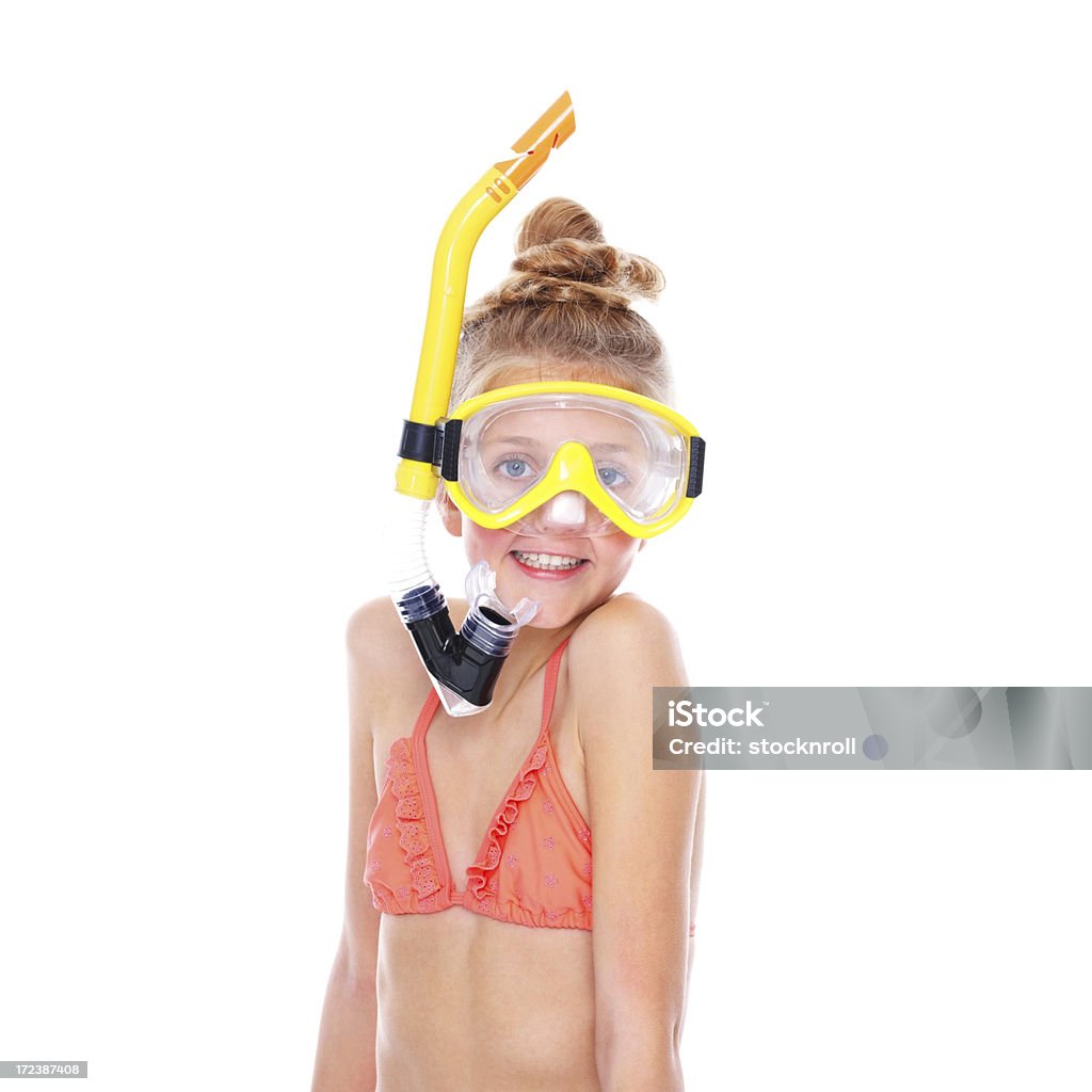 Bambina con attrezzature snorkeling sopra bianco - Foto stock royalty-free di Bambine femmine